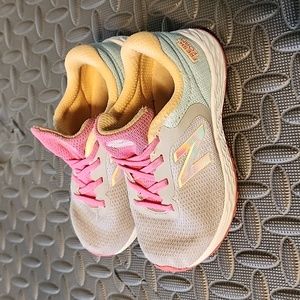 New Balance Toddler Slip on Shoes Size 9